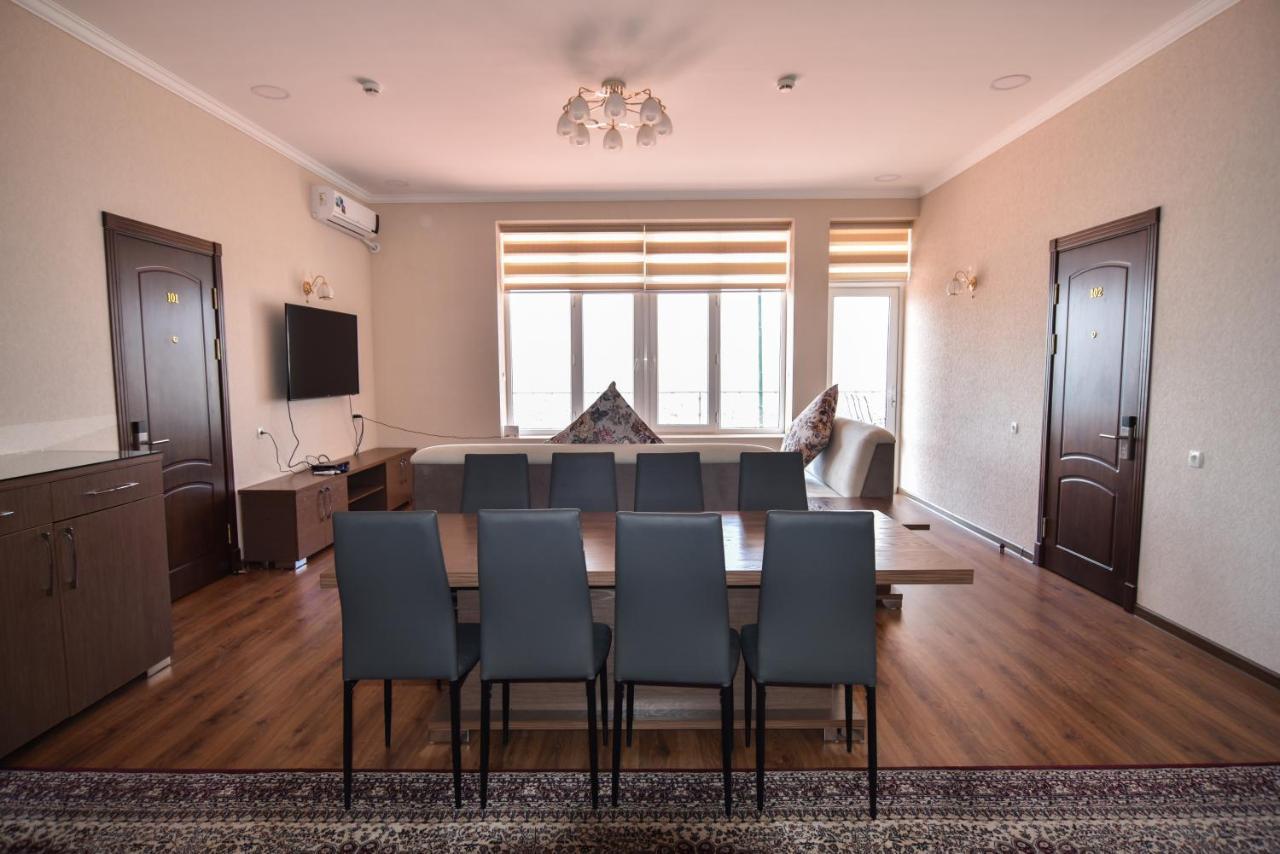 B&B Lake House Hotel Юсуфхона Экстерьер фото