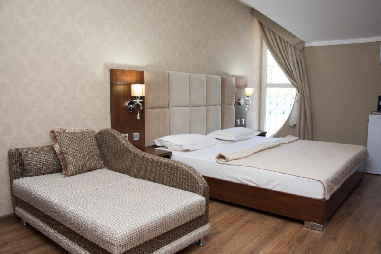 B&B Lake House Hotel Юсуфхона Экстерьер фото