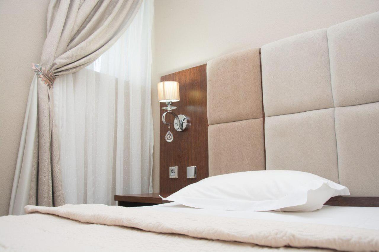 B&B Lake House Hotel Юсуфхона Экстерьер фото