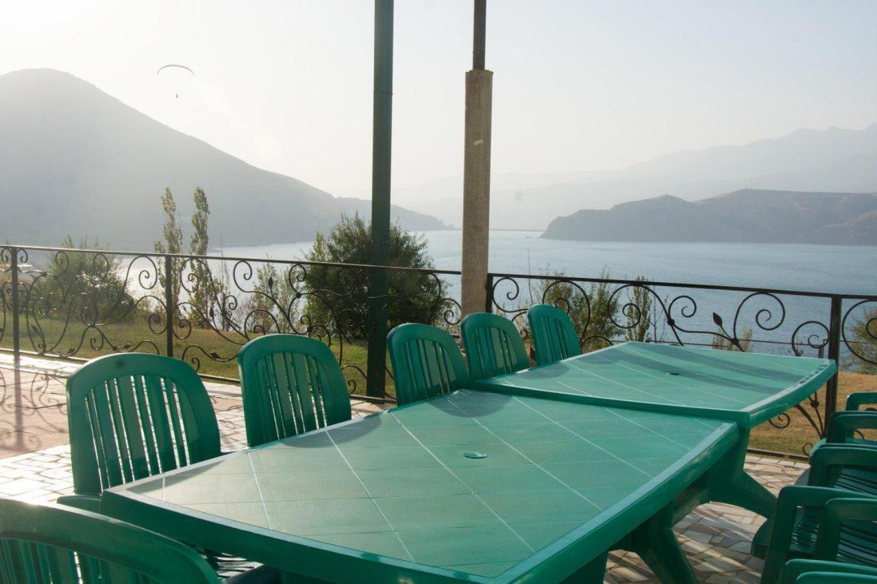 B&B Lake House Hotel Юсуфхона Экстерьер фото